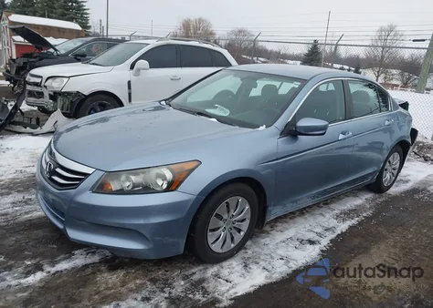 2011 Honda Accord 2.4 Lx z USA, uszkodzony, nr VIN 1HGCP2F32BA146128